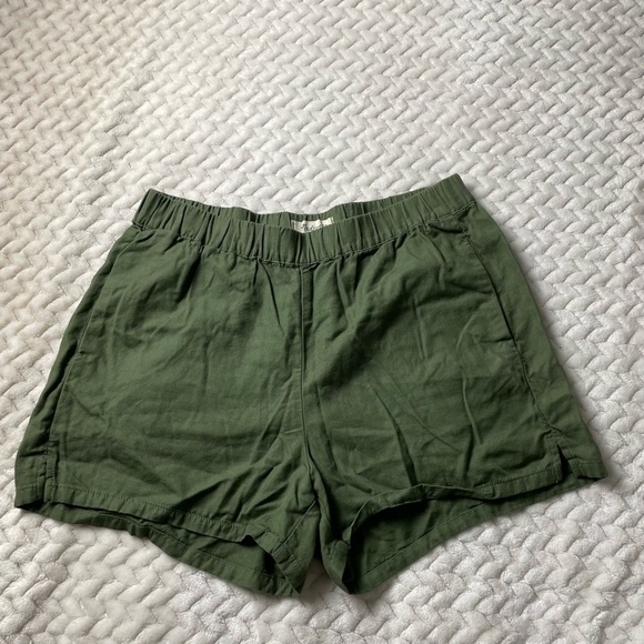 Madewell Pants - Madewell Pull-On Twill Shorts Green M